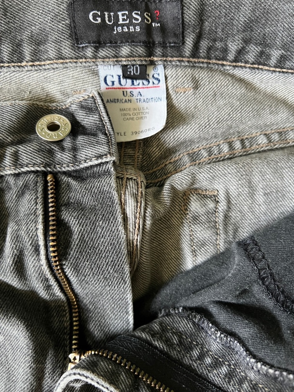 Guess Charcoal Straight-Leg Jeans (30)